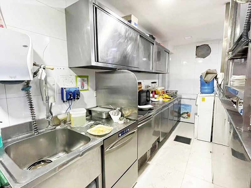 Advantages and Challenges of Importing Kitchen Equipment from China