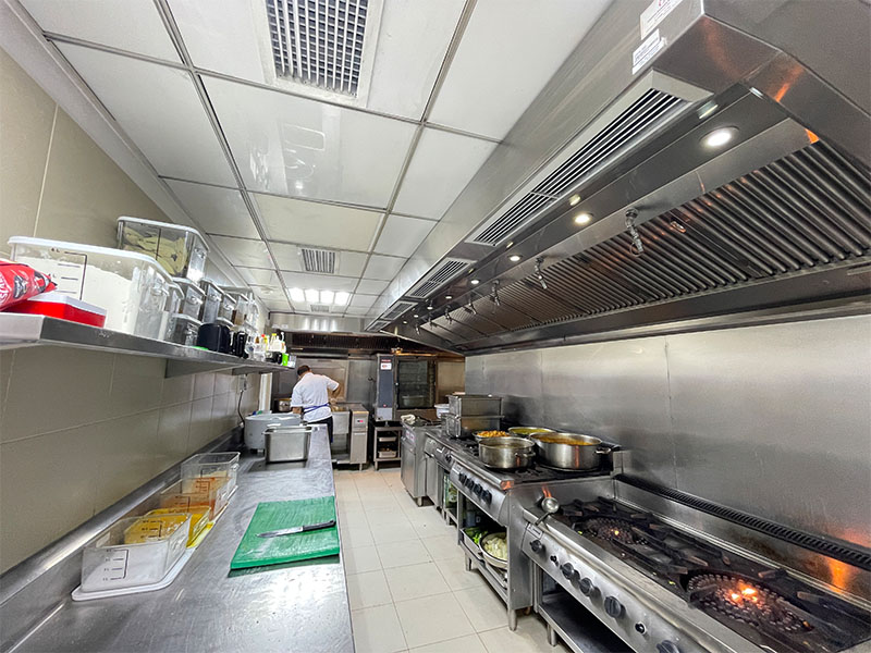 Essential Kitchen Equipment for a Hotel Kitchen